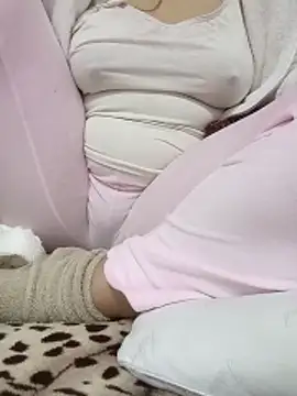 Bombamom's cam snapshot