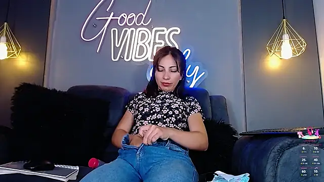 MIA_ROOUSE_'s cam snapshot