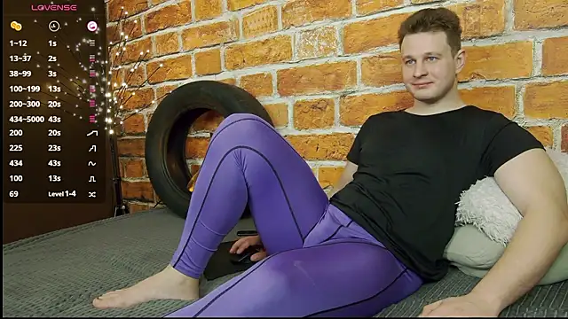 charlie_smiley's cam snapshot