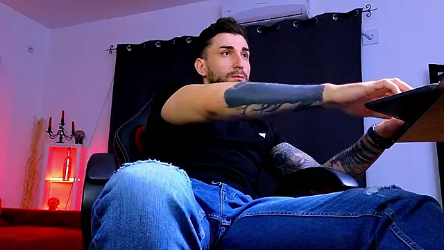 MightyAaron66's cam snapshot