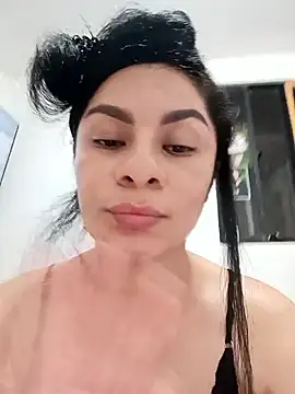 luna_pinky live sex cam