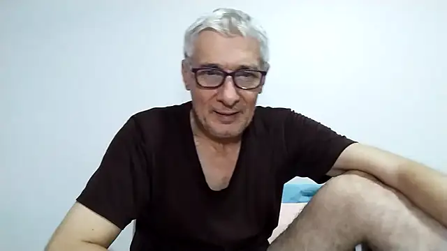 BIGUNCUTHARDCOCK live sex cam