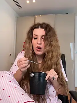 RoxxyDallas live sex cam