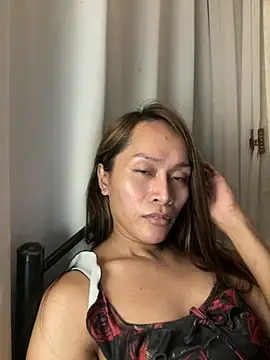 RomanticPearlTS live sex cam