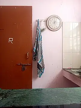 CUTE-LOVE-SWEETS live sex cam