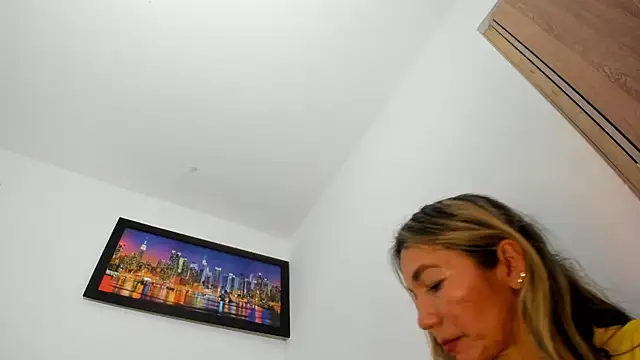 Ms_lunaRose's cam snapshot