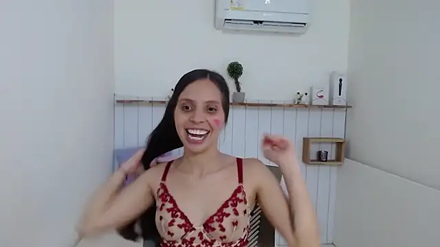 SugarBlanc's cam snapshot