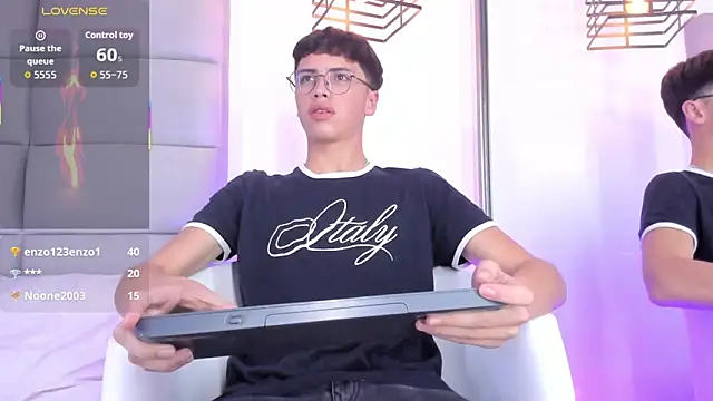 JoshClaarktt live sex cam