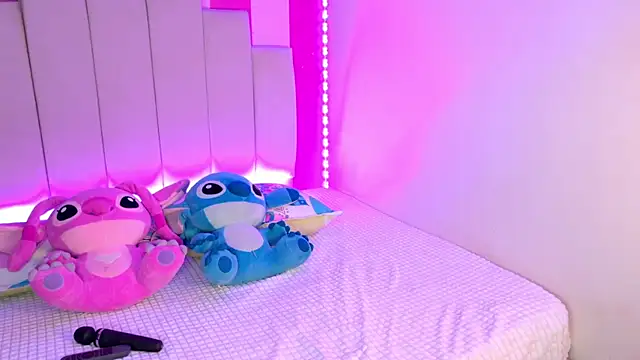 AliiceBrown_'s cam snapshot