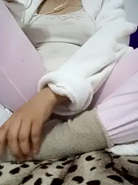 Bombamom's cam snapshot