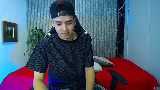 Mike_0233_'s cam snapshot