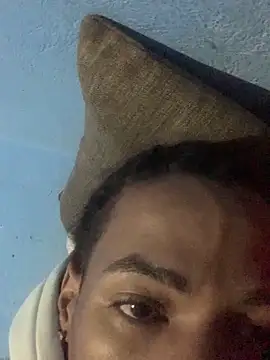 mondacuo3000's cam snapshot