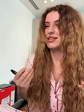 RoxxyDallas live sex cam