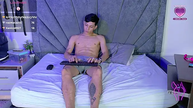 ZafiroAndFlynn live sex cam