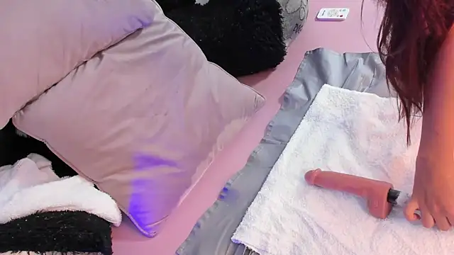 IamSteph13's cam snapshot