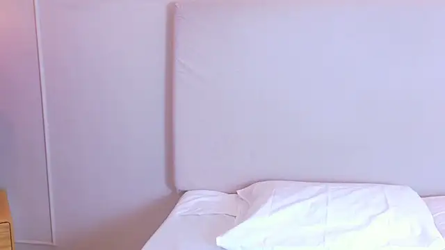 SaraHalls's cam snapshot