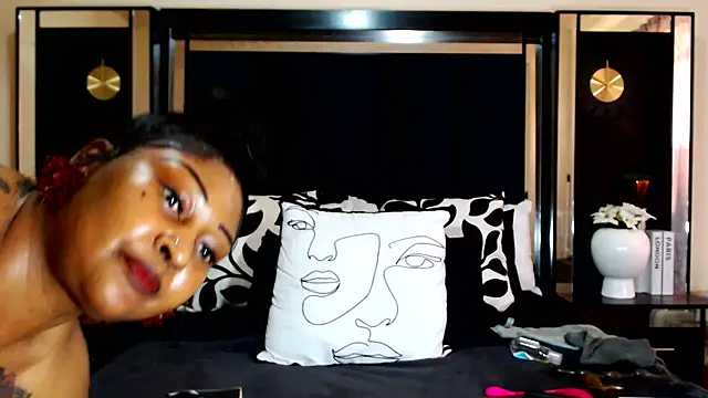 MONSTERTITS44DDD's cam snapshot