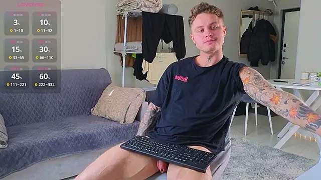 more__than__love's cam snapshot