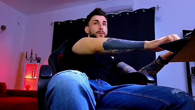 MightyAaron66's cam snapshot