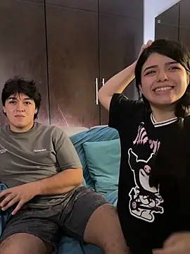 EmilyAndAndrew's cam snapshot