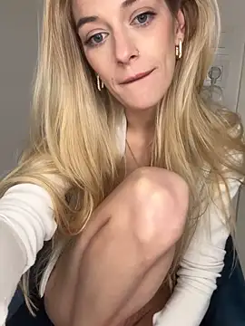 Bellalolahot live sex cam