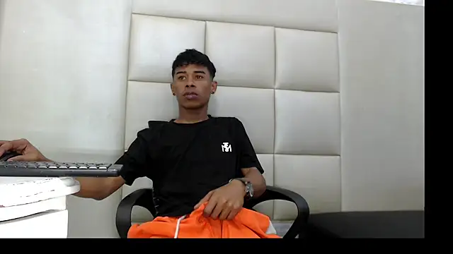 TonnyMarck live sex cam