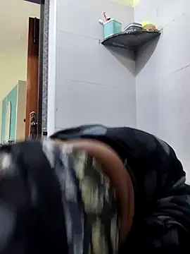 yamini1431 live sex cam