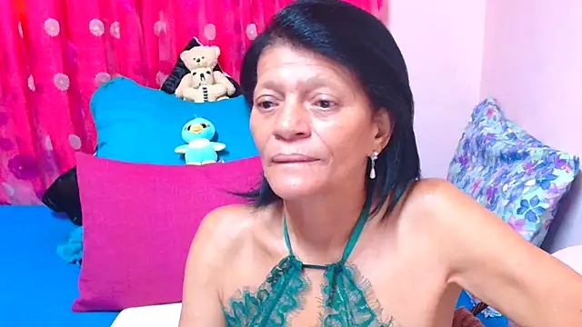 SLUTTYROXY live sex cam