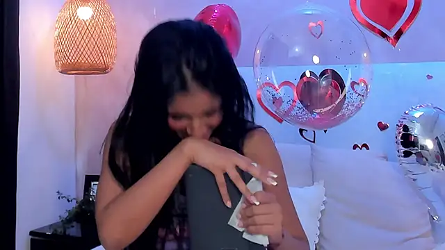 Piinksoul149's cam snapshot