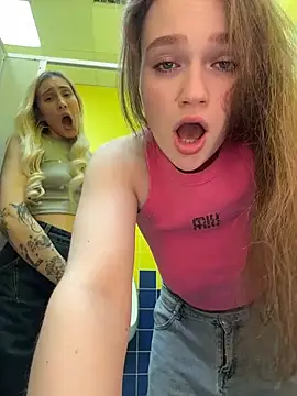 RussianWoman's cam snapshot