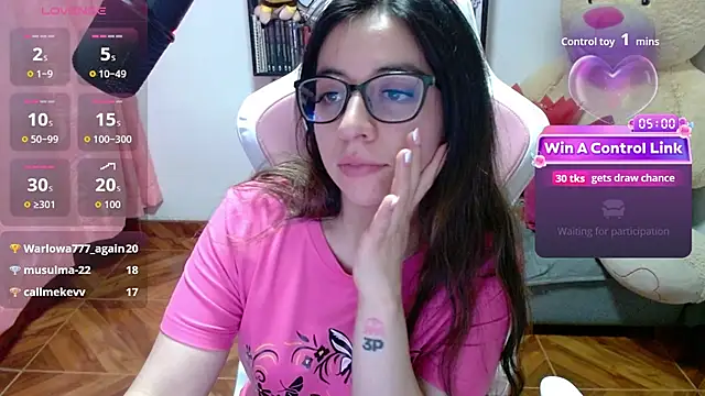 Maggie_Fox3's cam snapshot