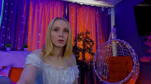 Gina_Gina_love's cam snapshot