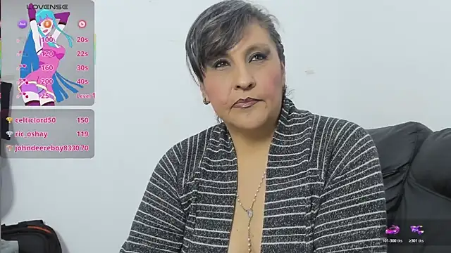 merlyna_goldens's cam snapshot