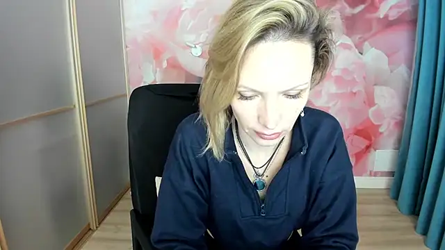 AlinaMoor's cam snapshot