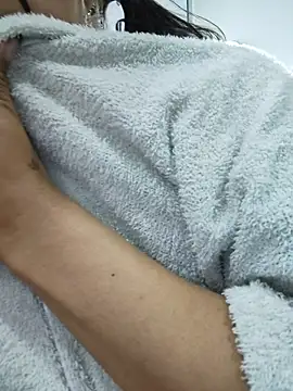 Fox_Roxxan's cam snapshot