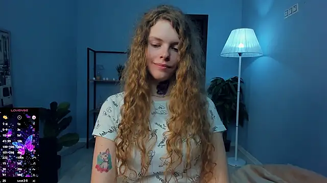 RayaNenlia's cam snapshot