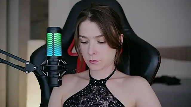 WowHelloAlice live sex cam