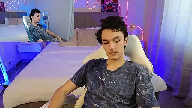 MoonlinSkinn live sex cam