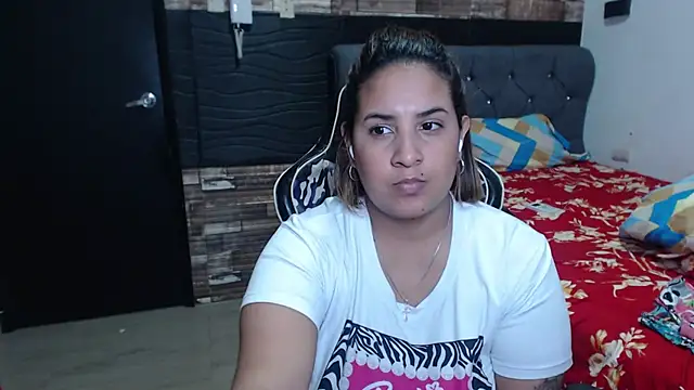 KathyHardcore69's cam snapshot