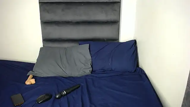 SlimButterflyX's cam snapshot