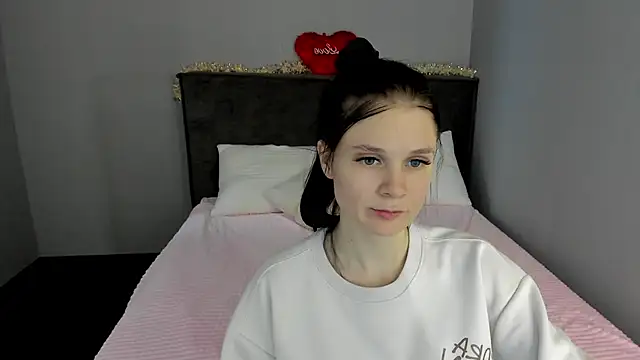 SkinyJoys live sex cam