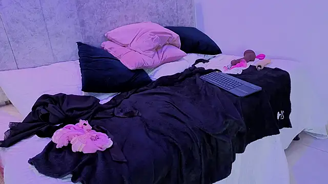 persefone_sky's cam snapshot