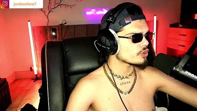 JordanShow live sex cam
