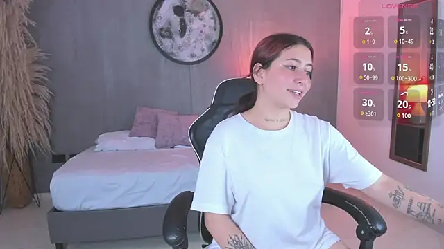 charlottee27_'s cam snapshot