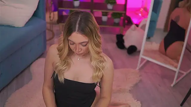 NadyaBlue live sex cam