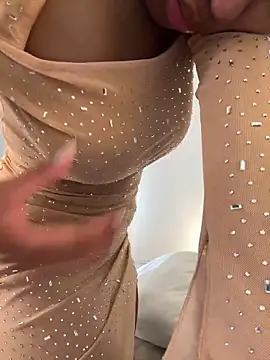 IamCrystal2 live sex cam