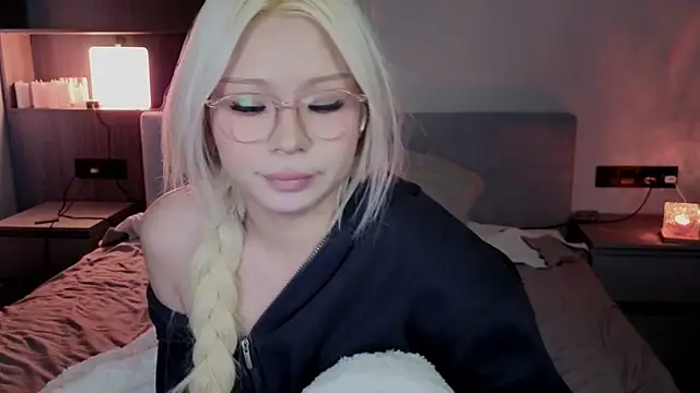 RileyMee live sex cam