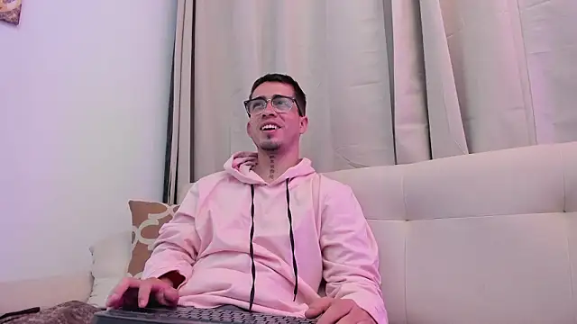 Tommas_Jhonson's cam snapshot