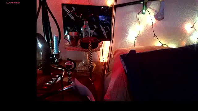 Pussyeat2please's cam snapshot