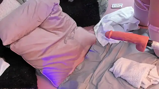 IamSteph13's cam snapshot